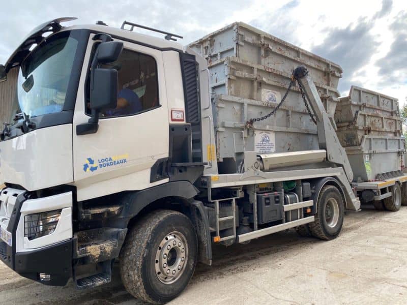 Camion et bennes Loca Benne Gironde livrés à La Teste-de-Buch